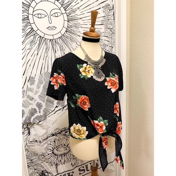 🌈 Amazing flower polka dot top - Picture 4 of 11